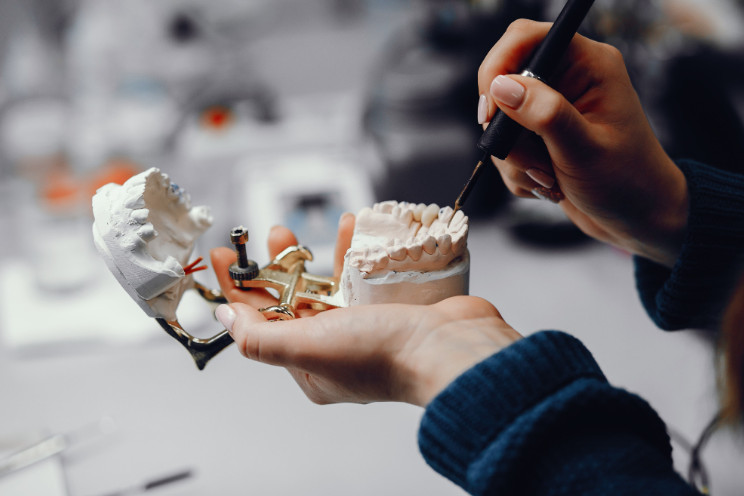 Affordable Dental Implants in Tampa: Restore Your Smile Without Breaking the Bank 1 4C1E58B9 8F96 4462 B9C5 BCEFAF53E371 October 2025 Vadodara India